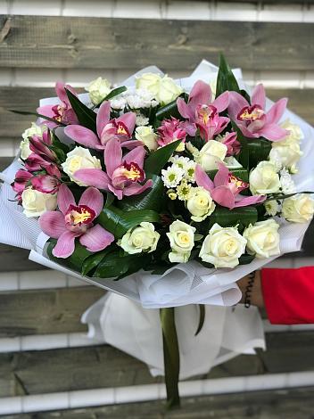 Букет цветов из: Розы и Хризантемы в Горшково