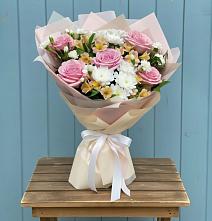 Букет цветов из:  Гвоздики, Орхидеи и Розы #REPLACE_PRED# Горшково