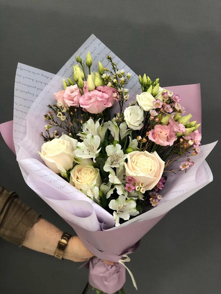 Букет цветов из: Альстромерии, Розы и Лизиантусы в Горшково