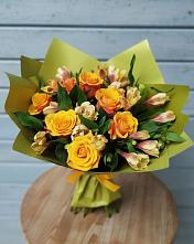 Букет цветов из:  Альстромерии и Розы в Горшково