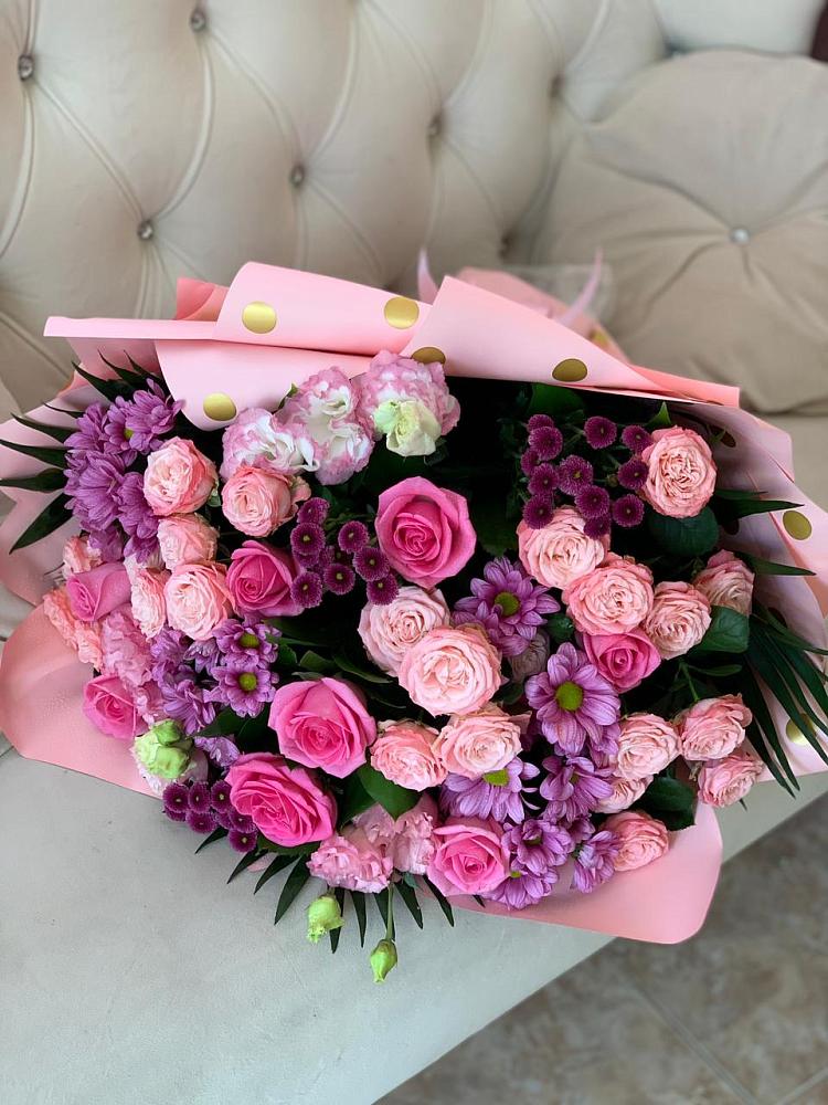 Букет цветов из: Хризантемы, Розы и Лизиантусы в Горшково