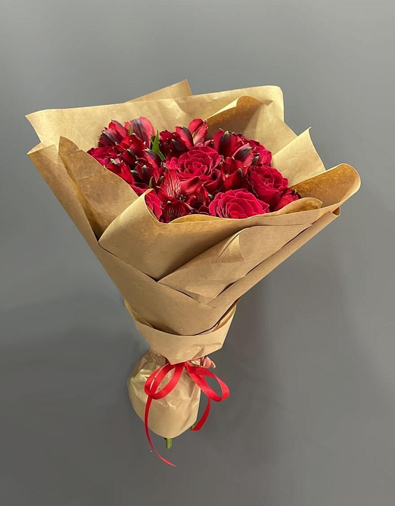 Букет цветов из: Альстромерии и Розы в Горшково