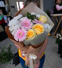 Букет цветов из:  Герберы, Розы и Хризантемы в Горшково