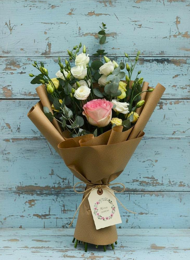 Букет цветов из: Розы и Лизиантусы в Горшково