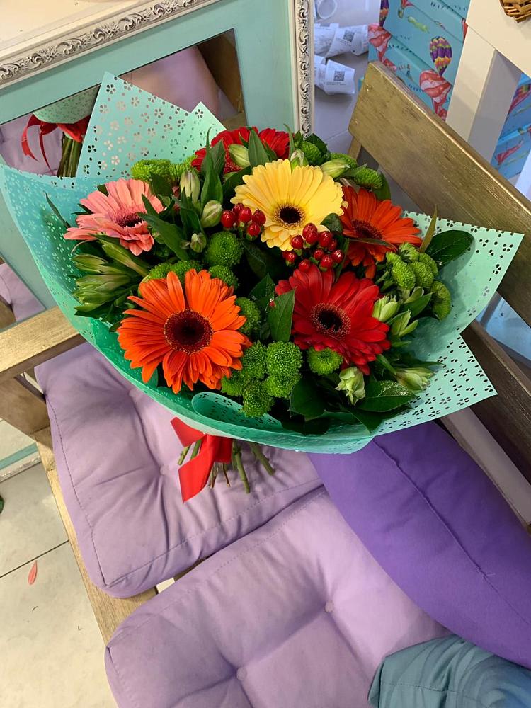 Букет цветов из: Герберы, Хризантемы и Альстромерии в Горшково