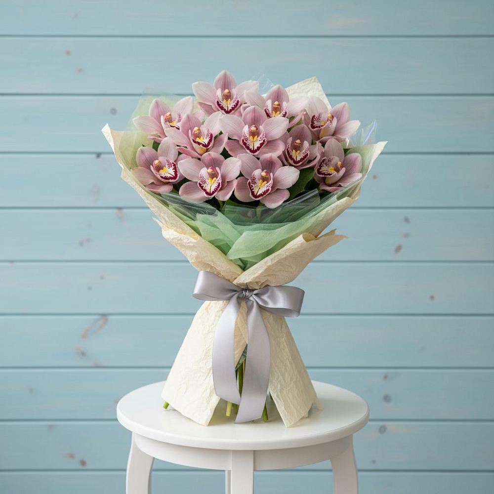 Букет цветов из: Орхидеи и Розы в Горшково