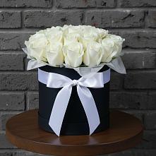 Цветочная композиция из Розы в шляпной коробке в Горшково